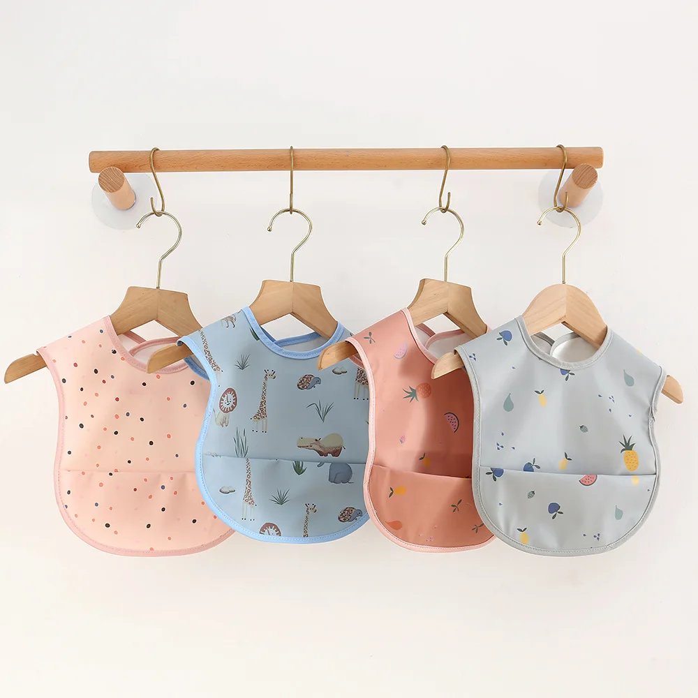 Baberos impermeables con dibujos animados para bebé – Bandana - imagen 4