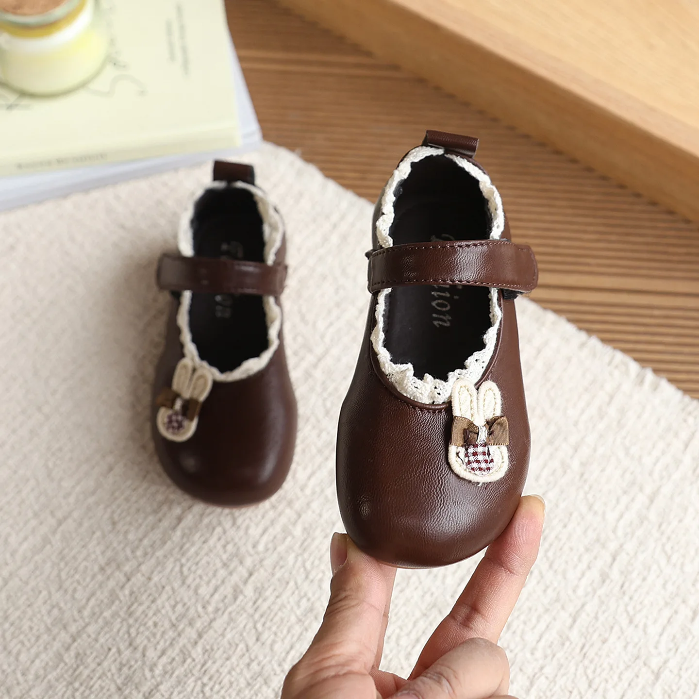 Milancel Zapatos de cuero para niñas transpirables con conejitos - imagen 5