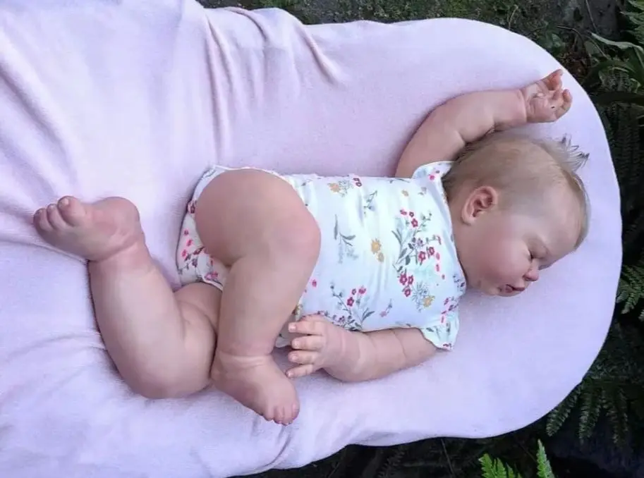 Bébe Reborn realista Collection – Muñeca durmiendo Premium - imagen 3