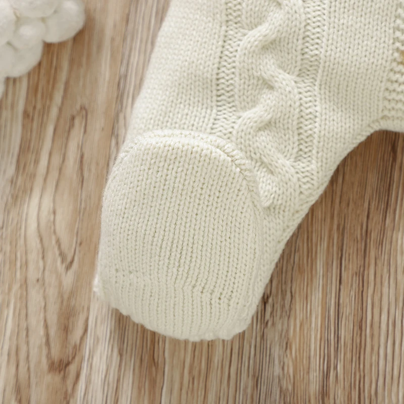 Peleles de invierno beige en punto para niñas con sombrero incluido - imagen 4