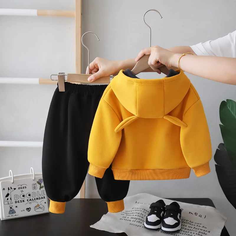 Conjunto chándal bebé de otoño-invierno: sudadera y pantalón - imagen 3