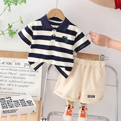 Conjunto verano bebé de camiseta a rayas y pantalón corto fresco