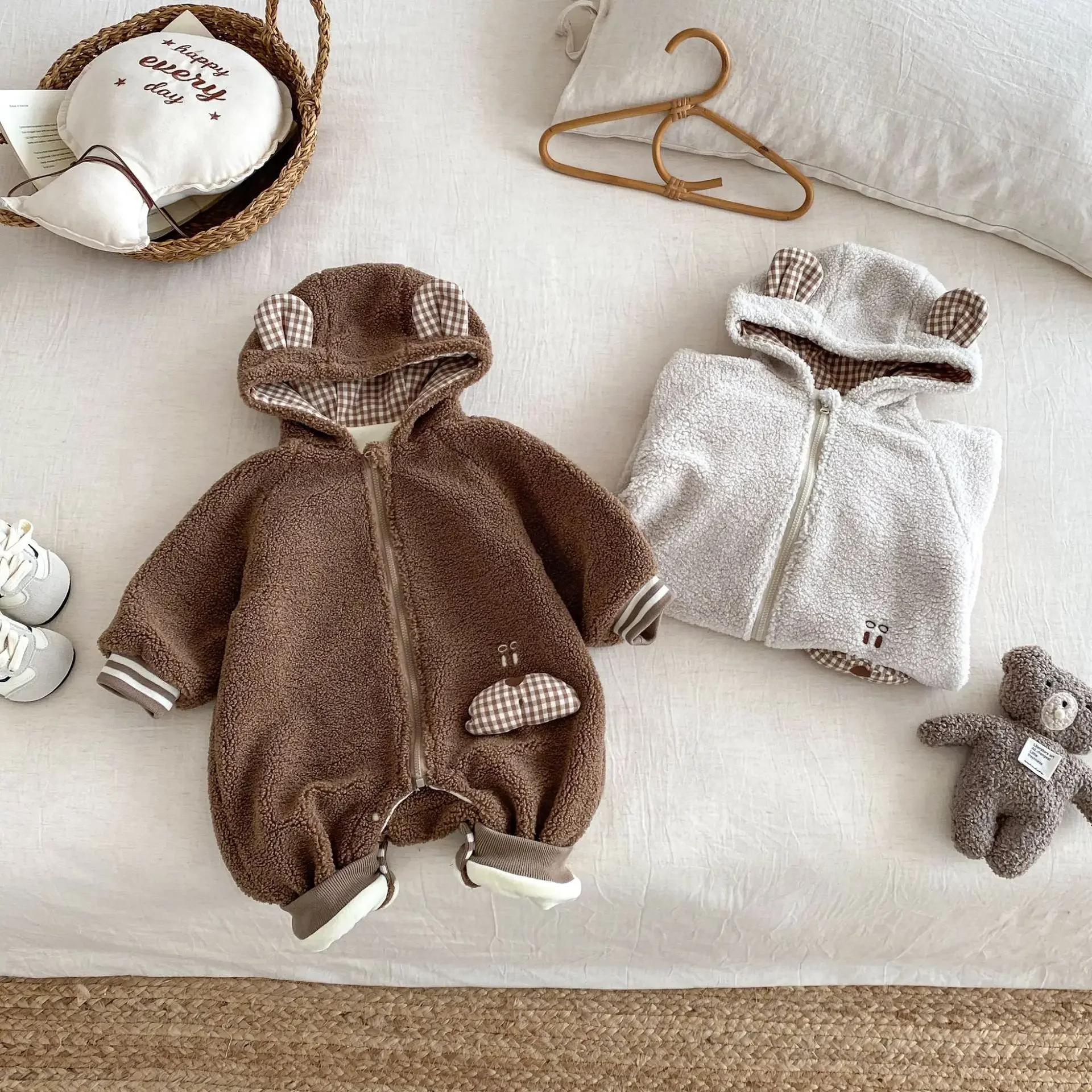 2025 Pelele a cuadros con capucha y forro polar de invierno, monos con capucha de oso lindo, traje para recién nacidos y bebés - imagen 2