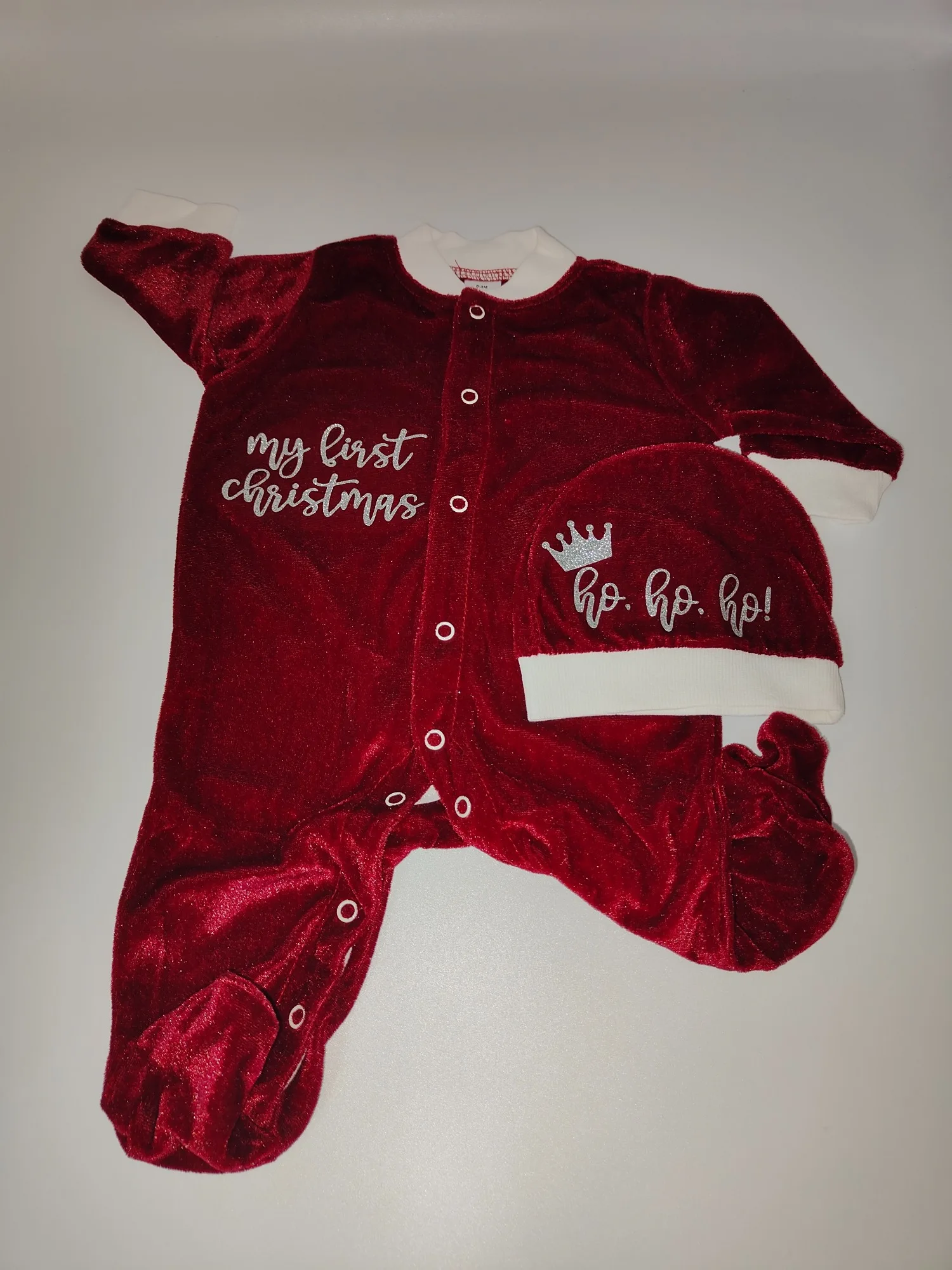 2025 Set de regalo de Navidad para bebé: sombrero de mono de terciopelo rojo para el primer Navidad - imagen 4