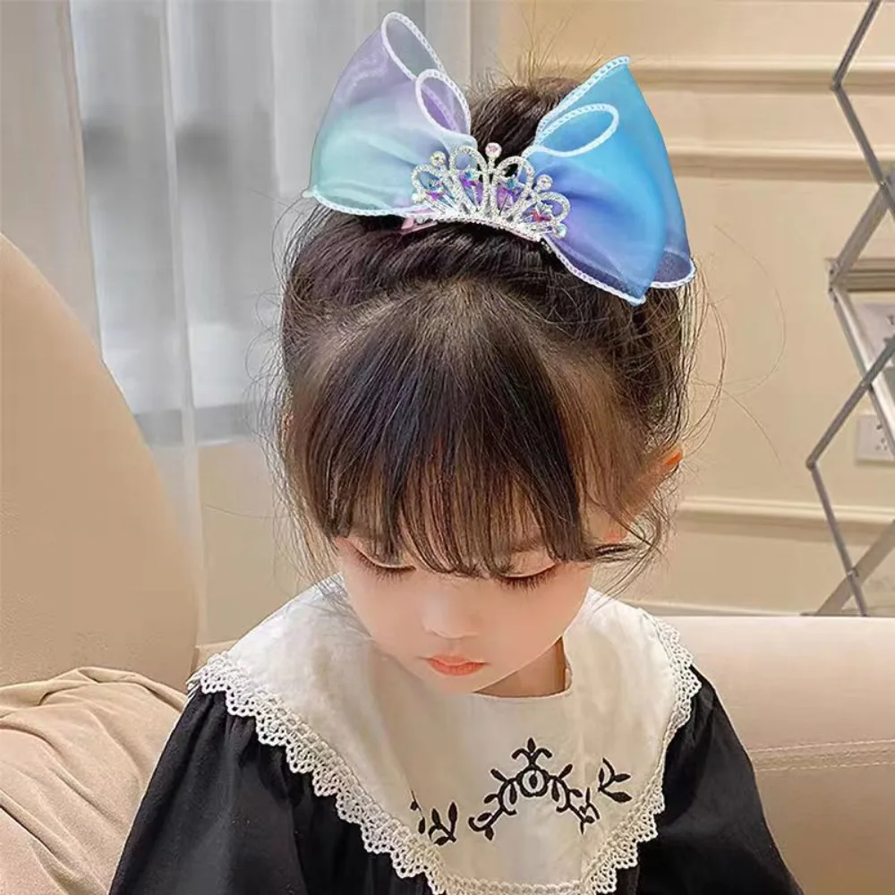 Lazos arcoíris pastel y pinzas corona para cabello de niña - imagen 2