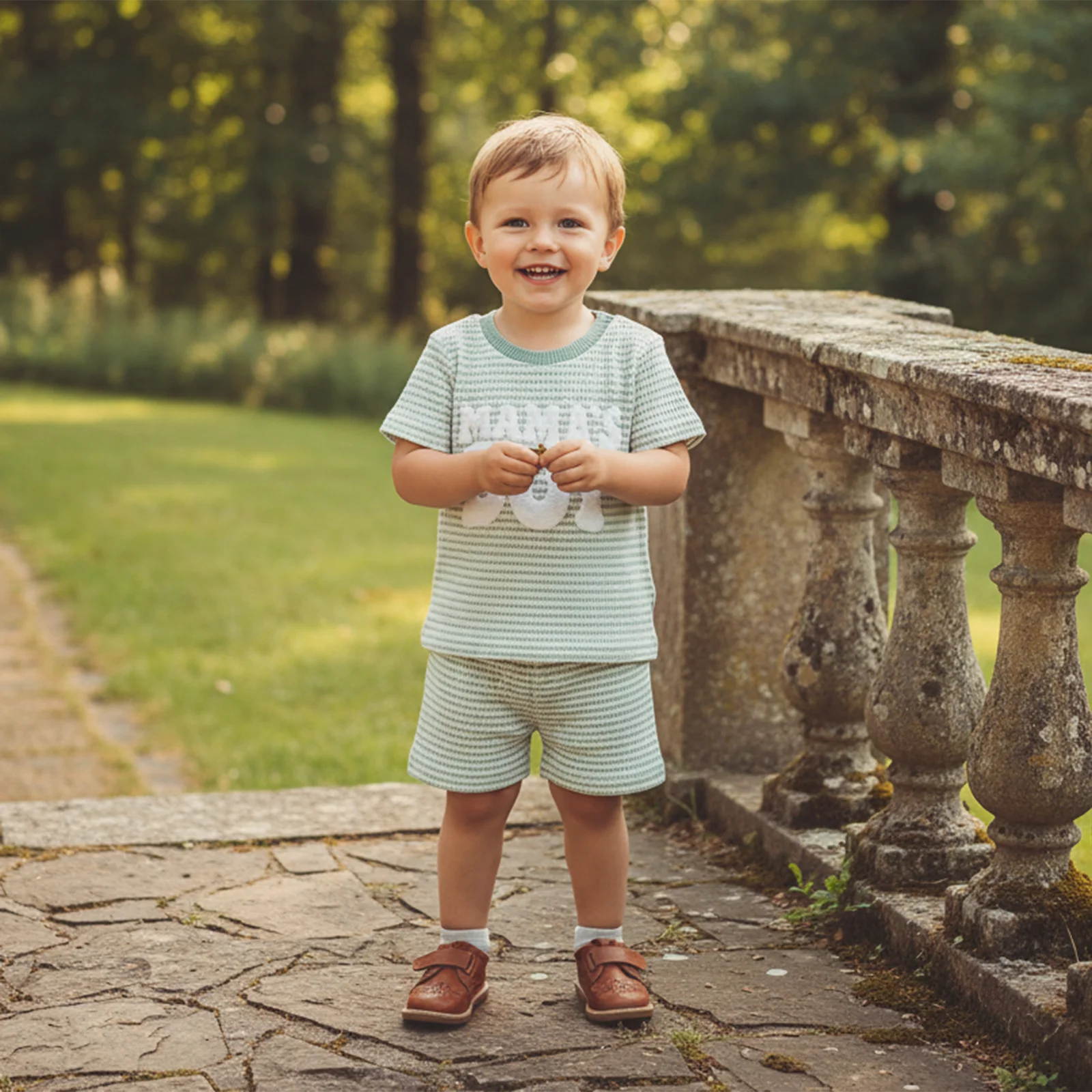 Conjunto verano niño con bordado letras rayas camiseta pantalones cortos - imagen 3
