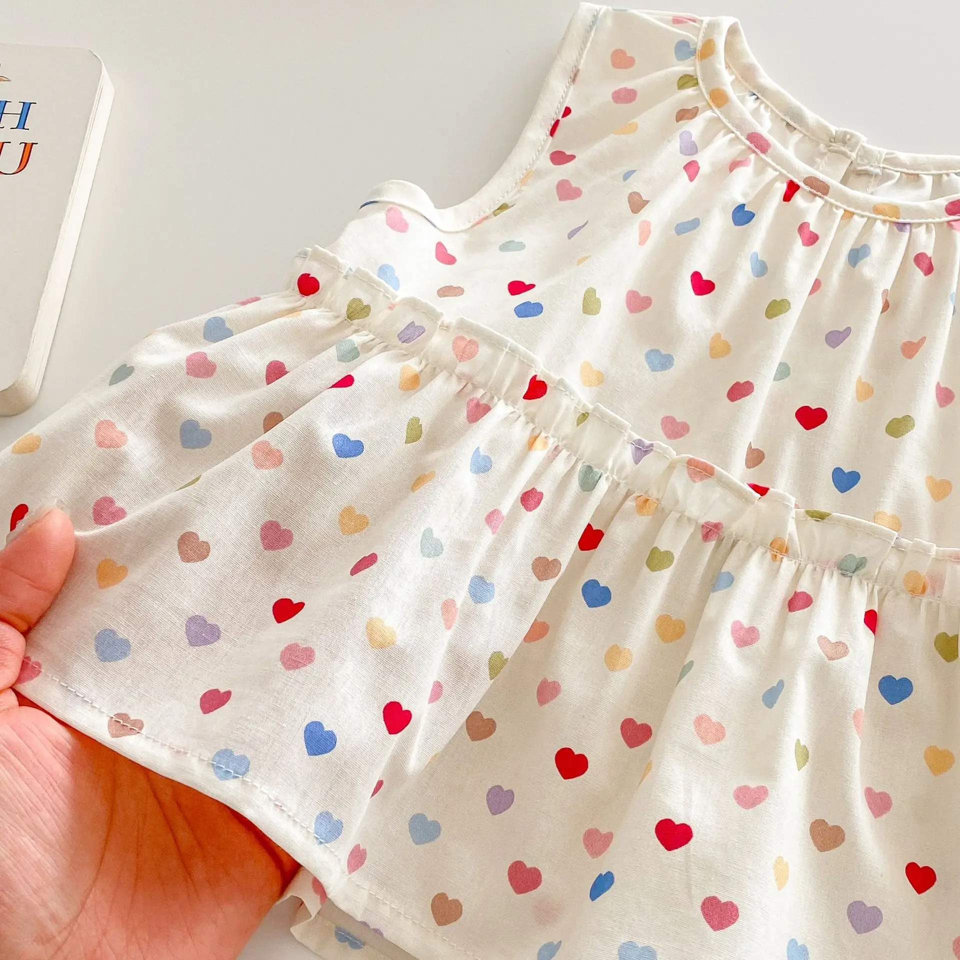 Conjunto verano bebé niña top sin mangas y pantalones anchos corazón - imagen 3