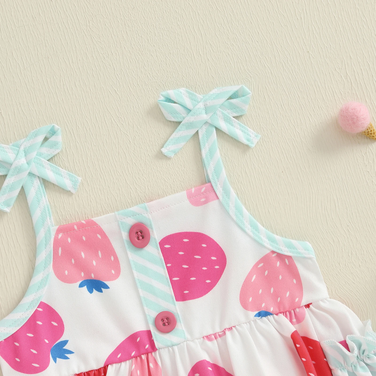 Mameluco de verano para niña, mono informal sin mangas con estampado de fresa y volantes en capas para recién nacido, ropa bonita - imagen 4