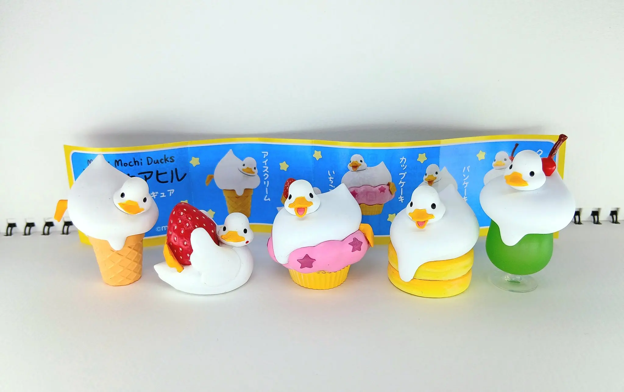 Qualia cápsula de juguete lindo kawaii Mochimochi pato mascota helado fresa Daifuku Cupcake panqueque crema Soda postre figura - imagen 5