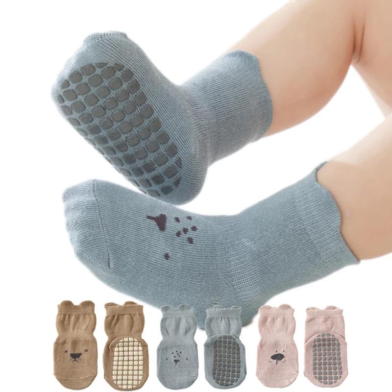 3 pares de calcetines antideslizantes de dibujos animados para niños y niñas, medias de algodón Unisex para patio de juegos en 4 estaciones