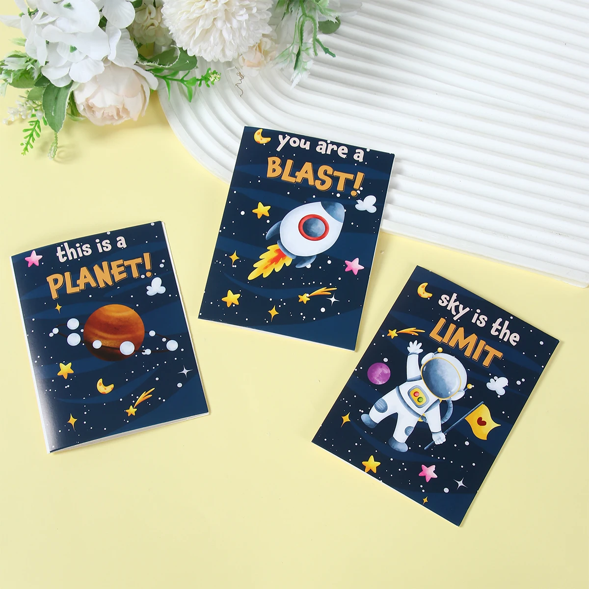 12 unids/set cohete astronauta planeta tarjeta de felicitación decoración de fiesta de cumpleaños para niños favores postal tarjeta de felicitación suministros de fiesta - imagen 5