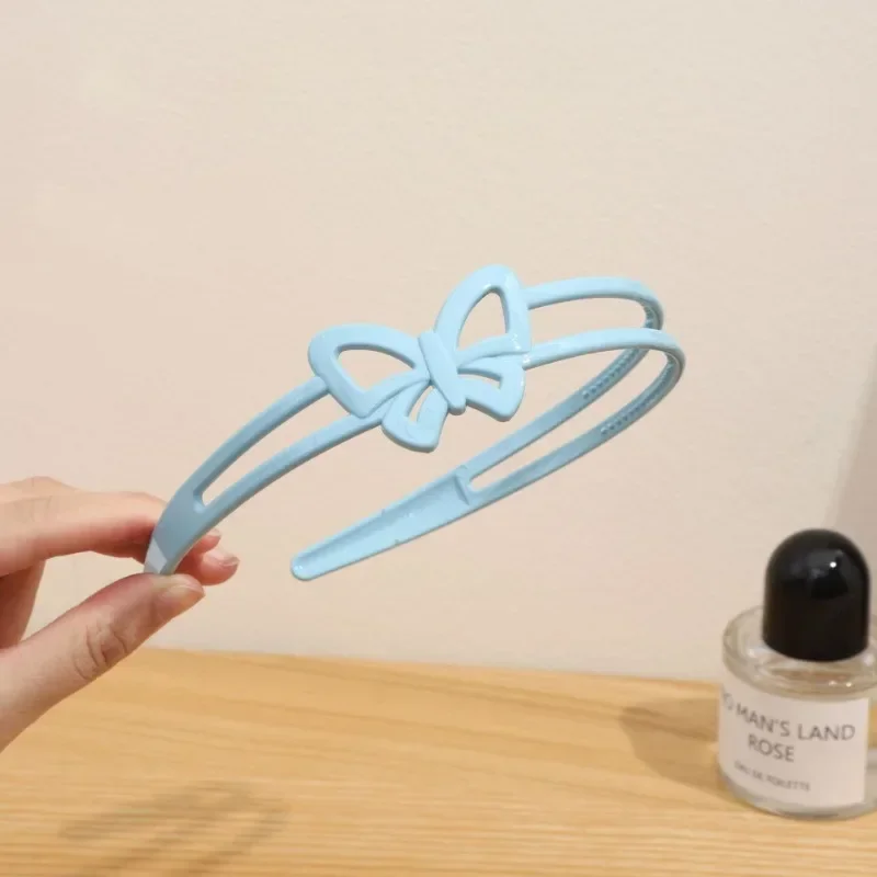 Diadema antideslizante de plástico, diadema de flores y mariposas, accesorios para el cabello para mujeres, niñas y niños, aro para el cabello con diseño de mariposa, sombreros para niños - imagen 4