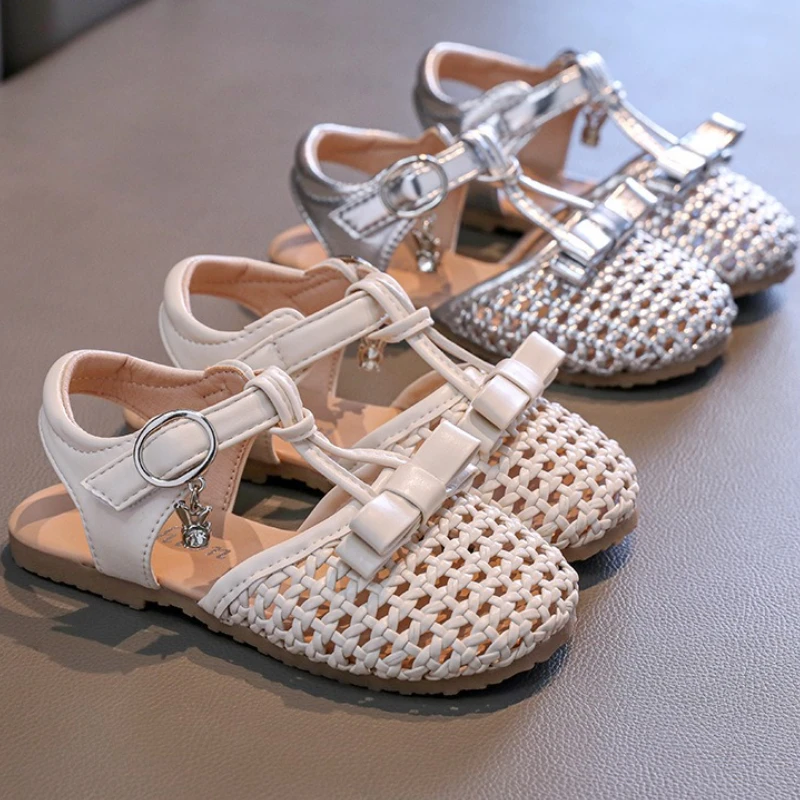Sandalias de verano, nueva moda, zapatos versátiles para niña, zapatos suaves antideslizantes transpirables para chico, cómodos, exquisitos zapatos planos simples de princesa