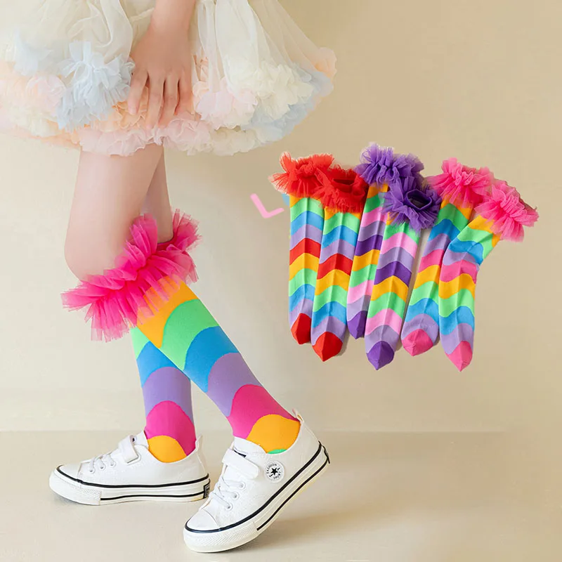 Calcetines ondulados con encaje fino para niña