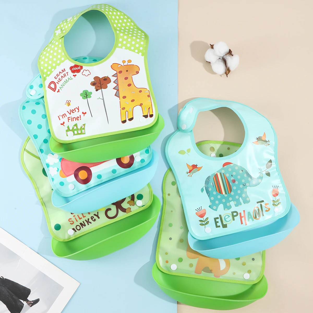 Babero impermeable para bebé con bolsillo – Modelo 3D desmontable - imagen 5