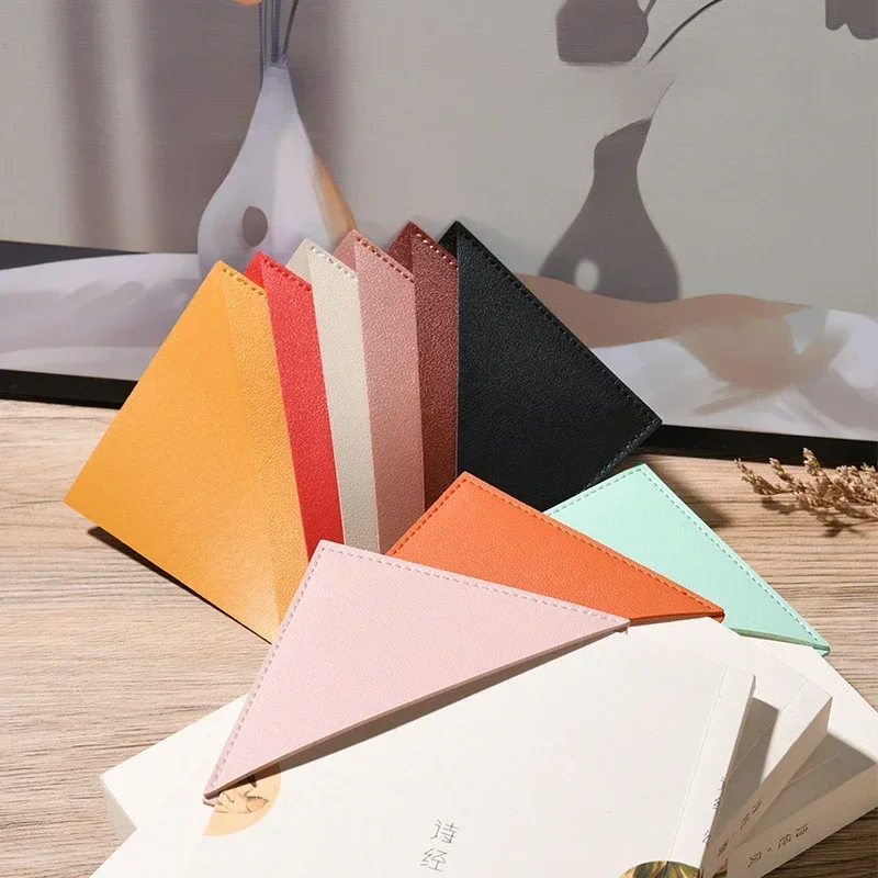 Marcapáginas de cuero con forma de corazón y triángulo, marcapáginas de esquina, marcadores de página, Clip de página, carpeta de página, cubierta protectora de esquina, 1 Uds. - imagen 2