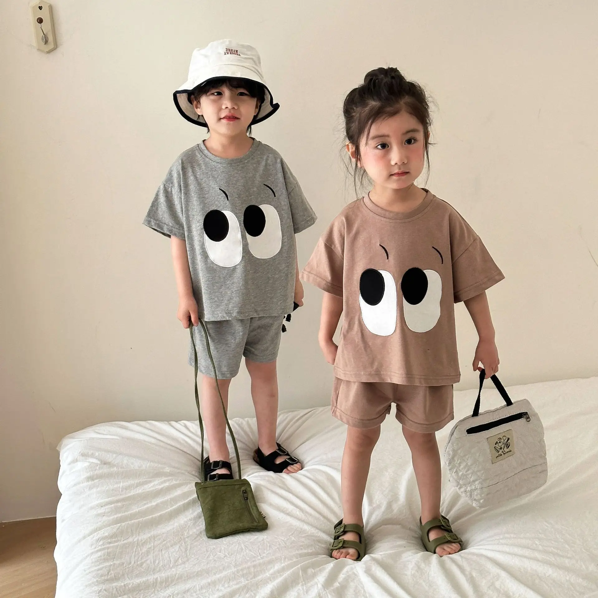 Conjunto deportivo de verano para niños, ropa holgada de algodón para niños, conjunto de dos piezas de manga corta con ojos grandes para niñas - imagen 3