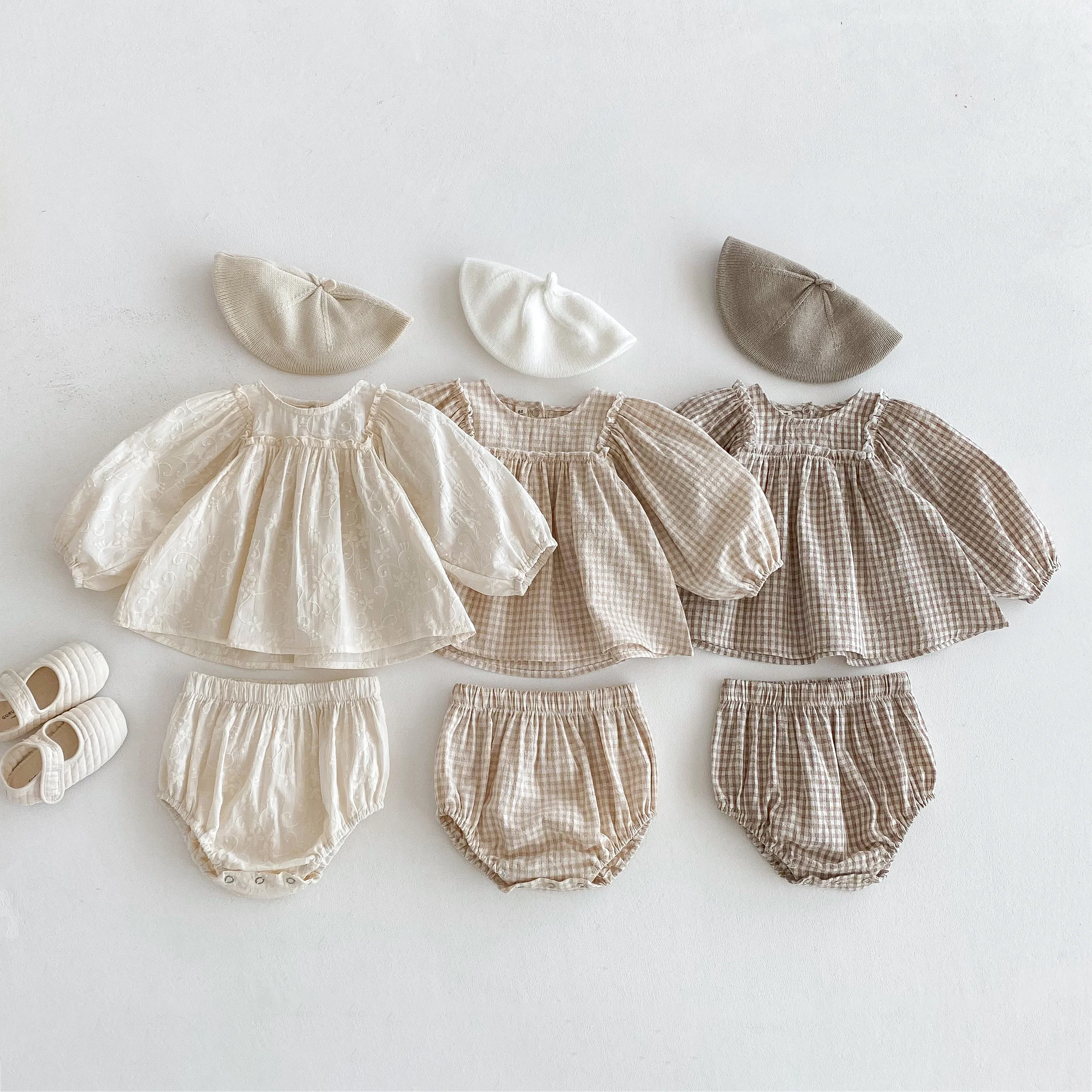 Conjunto primavera para niña con blusa de encaje y pantalón corto - imagen 2