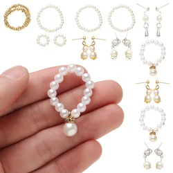 Collares de perlas para muñecas con pendientes y pulsera asortidos