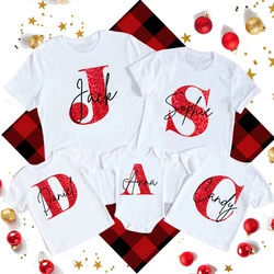 Camiseta personalizada con inicial navideña a juego para la familia, nombre personalizado, mamá, papá, hija, hijo, trajes para bebés, Tops, ropa para niñas y niños