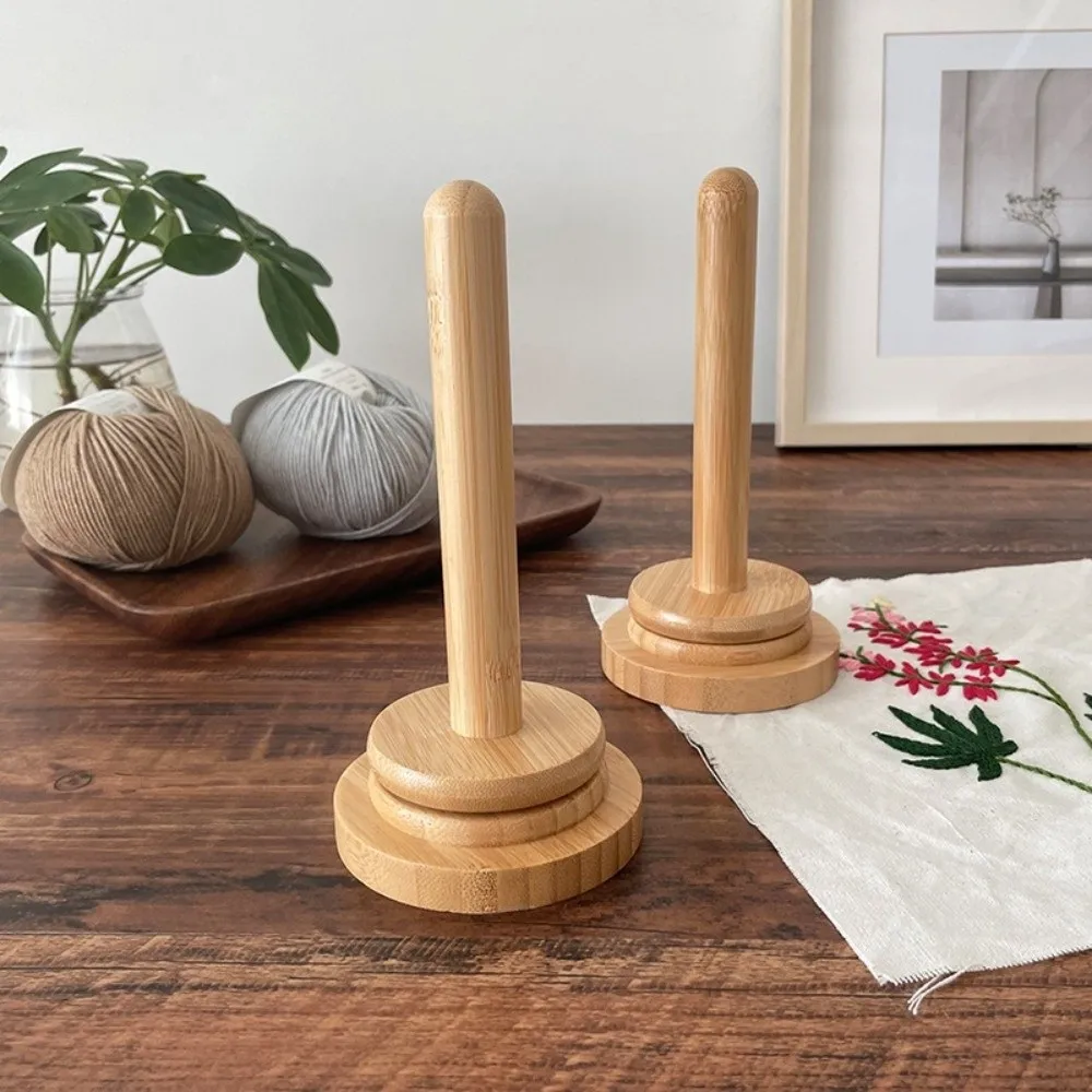 Organizador de ovillos de madera: giratorio vertical artesanal - imagen 2