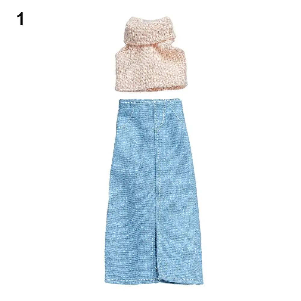 Ropa hecha a mano para muñecas de niñas: camiseta, falda y vaqueros