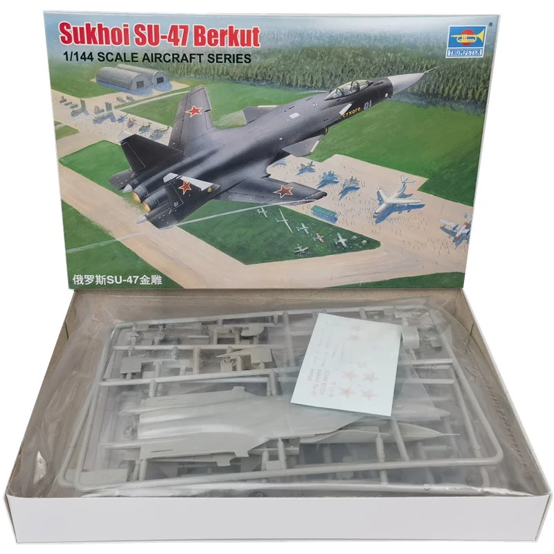 Kit de montaje de avión de combate SU-47 Trumpeter - imagen 3