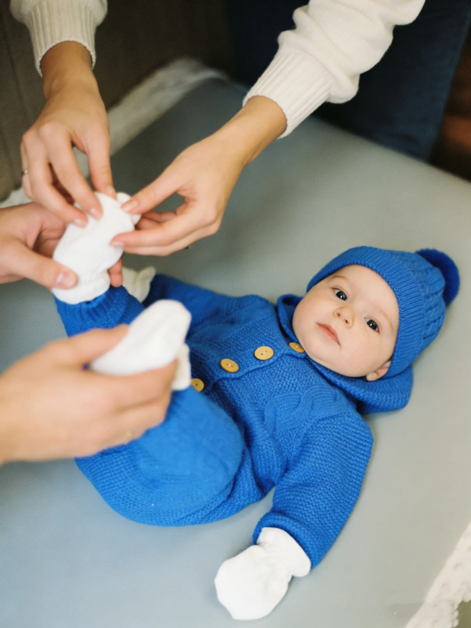 Conjunto de traje de punto azul para bebé niño: ropa completa de invierno con gorro y calcetines - imagen 2