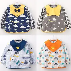 Babero impermeable de manga larga con dibujos para bebé