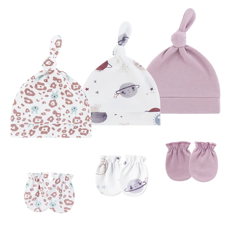 Gorro para recién nacido con guantes de algodón estampados - imagen 2