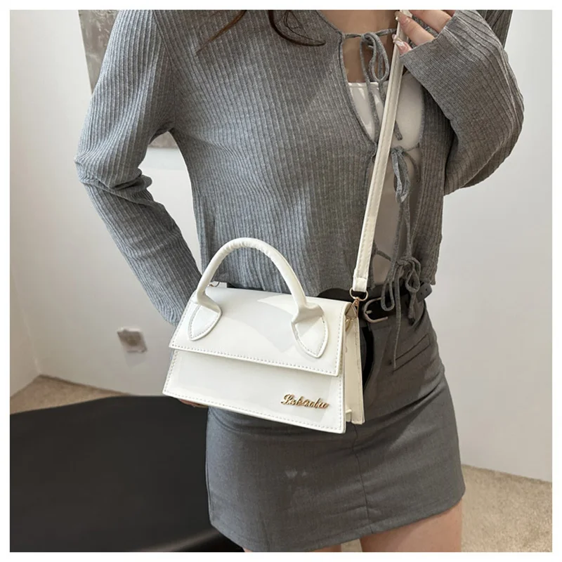 Bolso cuadrado pequeño para mujer, bolsos sencillos franceses, bolsos cruzados informales de un solo hombro, bolso de mano con letras doradas a la moda de cuero Pu - imagen 4