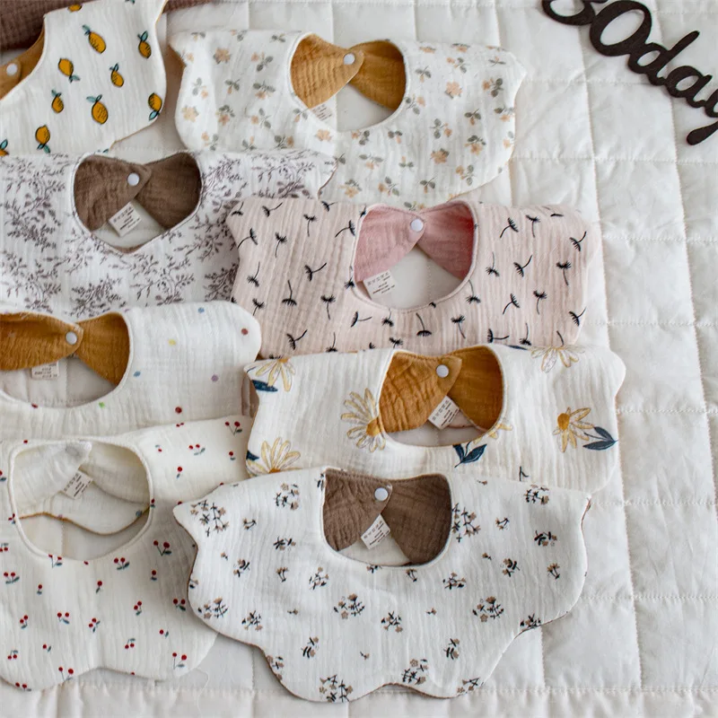 Babero bandana de gasa absorbente con diseño giratorio - imagen 5