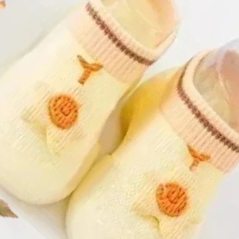 Calcetines y zapatos de dibujos animados de verano, un par de zapatos para bebés y niñas, zapatos de interior de suela blanda para niños