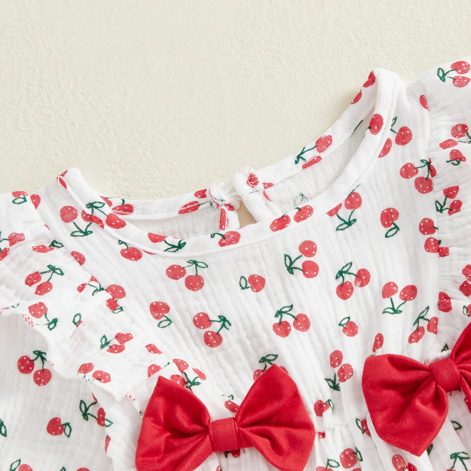 VISgogo Mameluco de otoño para niñas recién nacidas con estampado de cereza, manga larga, cuello redondo, mono con decoración de lazo con volantes - imagen 3