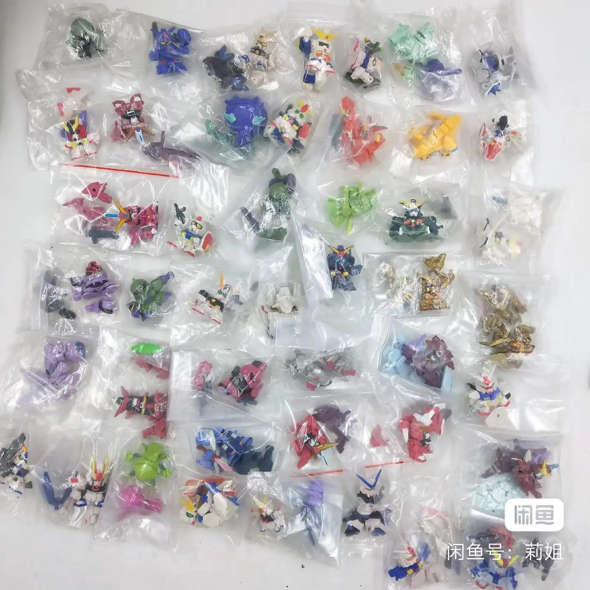 Bandai-figura de acción de Gundam EXCEED, modelo ZAKU, figura de acción Dom, MINI modelo, adorno, Juguetes