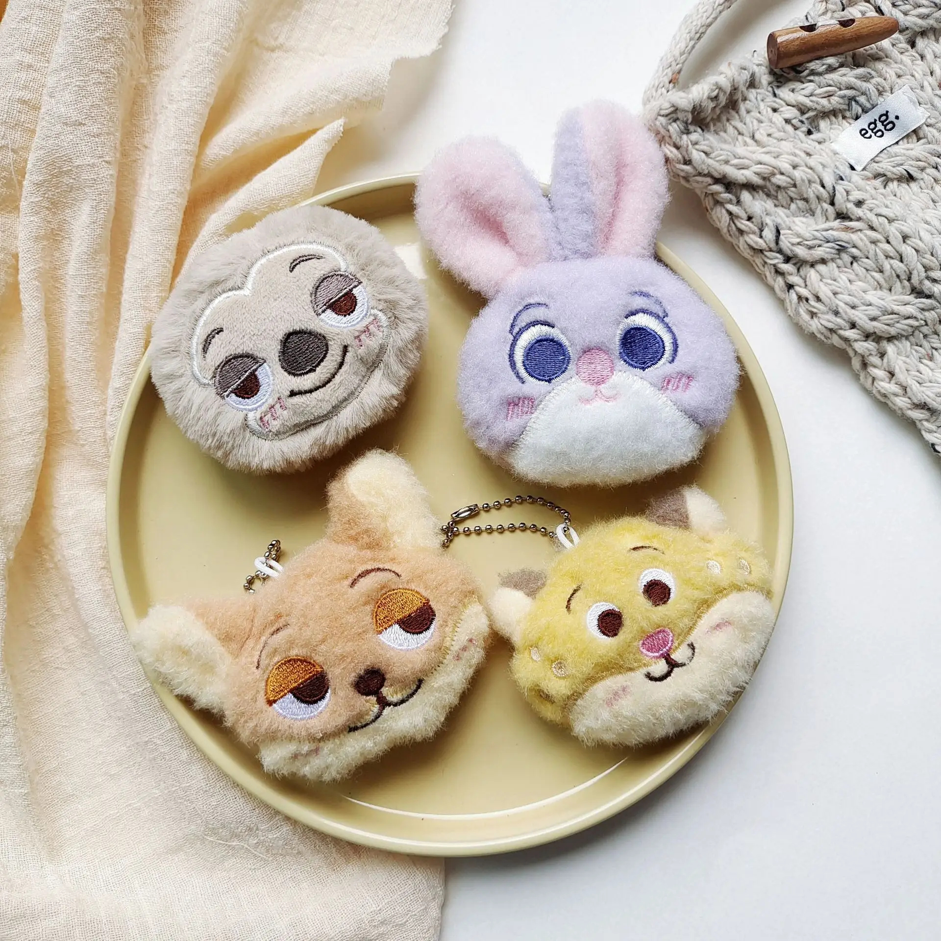 LLavero de peluche de dibujos animados de Zootopia de Disney, colgante bonito de Nick Judy Clawhauser, mochilas de felpa, decoración colgante, regalo de felpa sorpresa - imagen 2