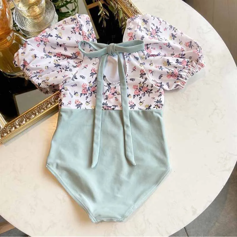 Bañador una pieza floral con lazo para niña - imagen 4