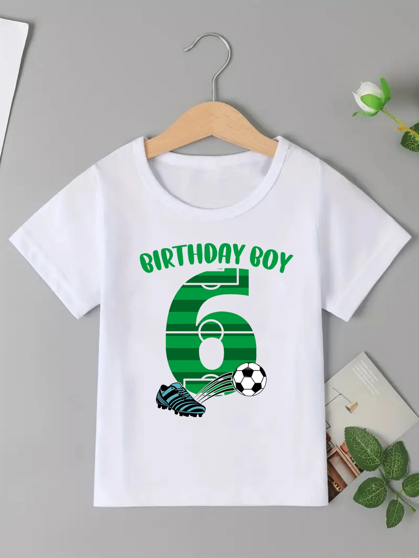 Camiseta con estampado con dibujo de 6 a 7 ° cumpleaños de fútbol para niños/niñas, solo un niño que ama el fútbol, la mejor camiseta de regalo de cumpleaños - imagen 4