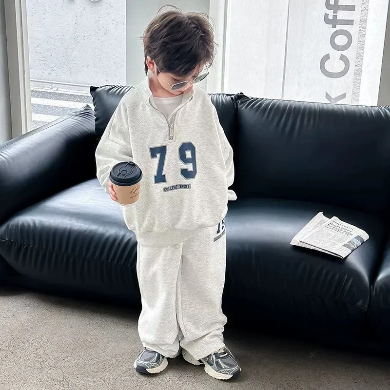 Conjunto de otoño para niño: jersey de manga larga y pantalón chándal - imagen 4