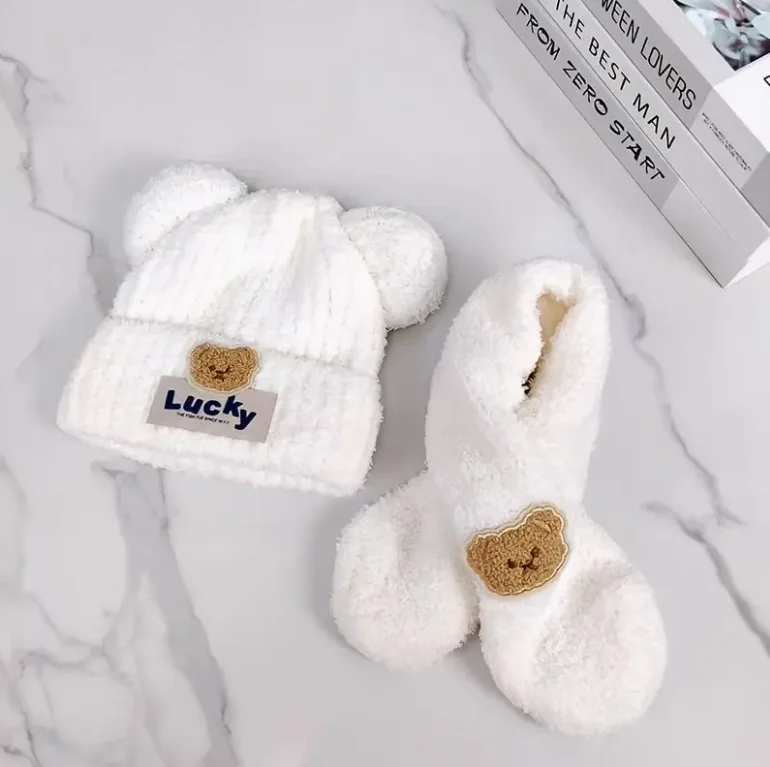 Gorro integrado con bufanda de felpa de oso para niños, gorro para bebé de otoño e invierno, conjunto de dos piezas con gorro cálido de terciopelo con protección para los oídos - imagen 4