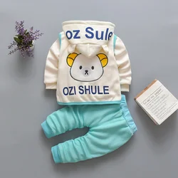 Conjunto invierno niño con chaleco capucha y camiseta soft