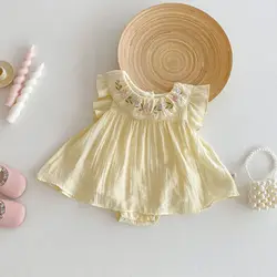 Body bebé niña con cuello de volantes y bordado en mangas