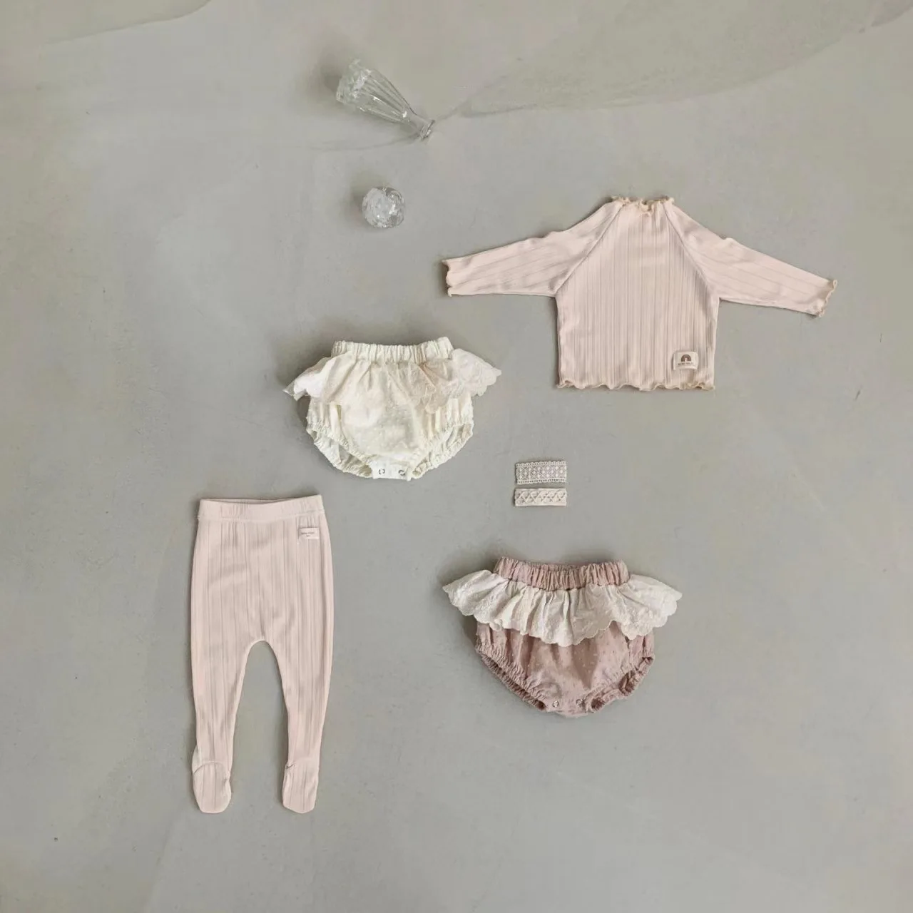 Pantalones cortos de niña con encaje y bordado estilo princesa - imagen 5