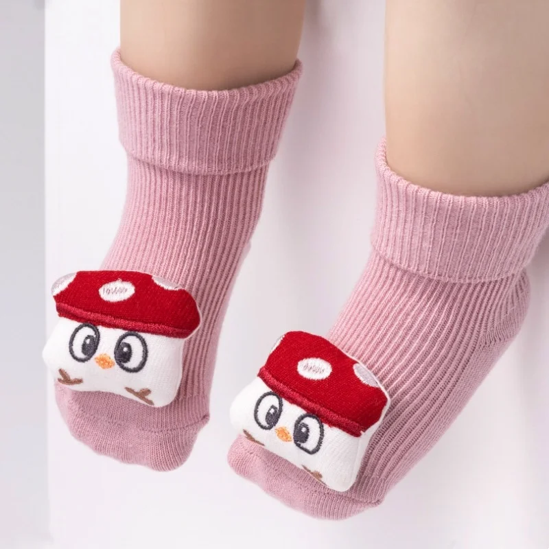 Calcetines antideslizantes para bebés y niños, muñecos de dibujos animados para las cuatro estaciones, calcetines de algodón peinado para recién nacidos, calcetines de suelo para interiores y hogares