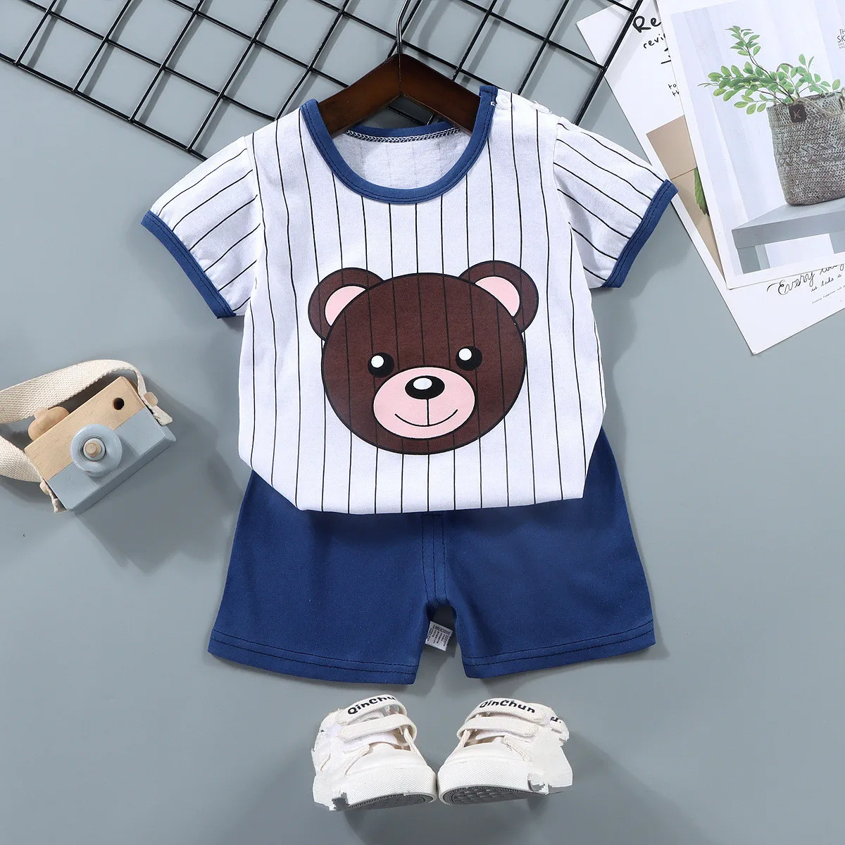 Conjunto de punto veraniego con manga corta para niño y niña