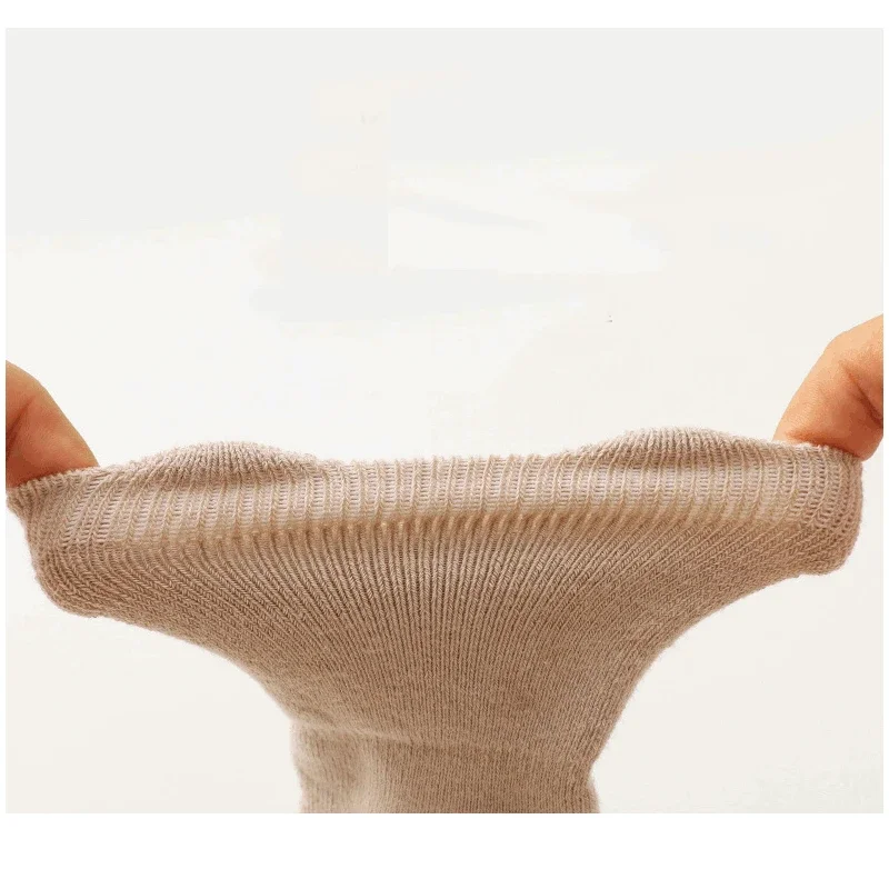 Calcetines gruesos de felpa hasta la rodilla para bebé, medias cálidas para recién nacidos, antideslizantes, de algodón con dibujos animados - imagen 4