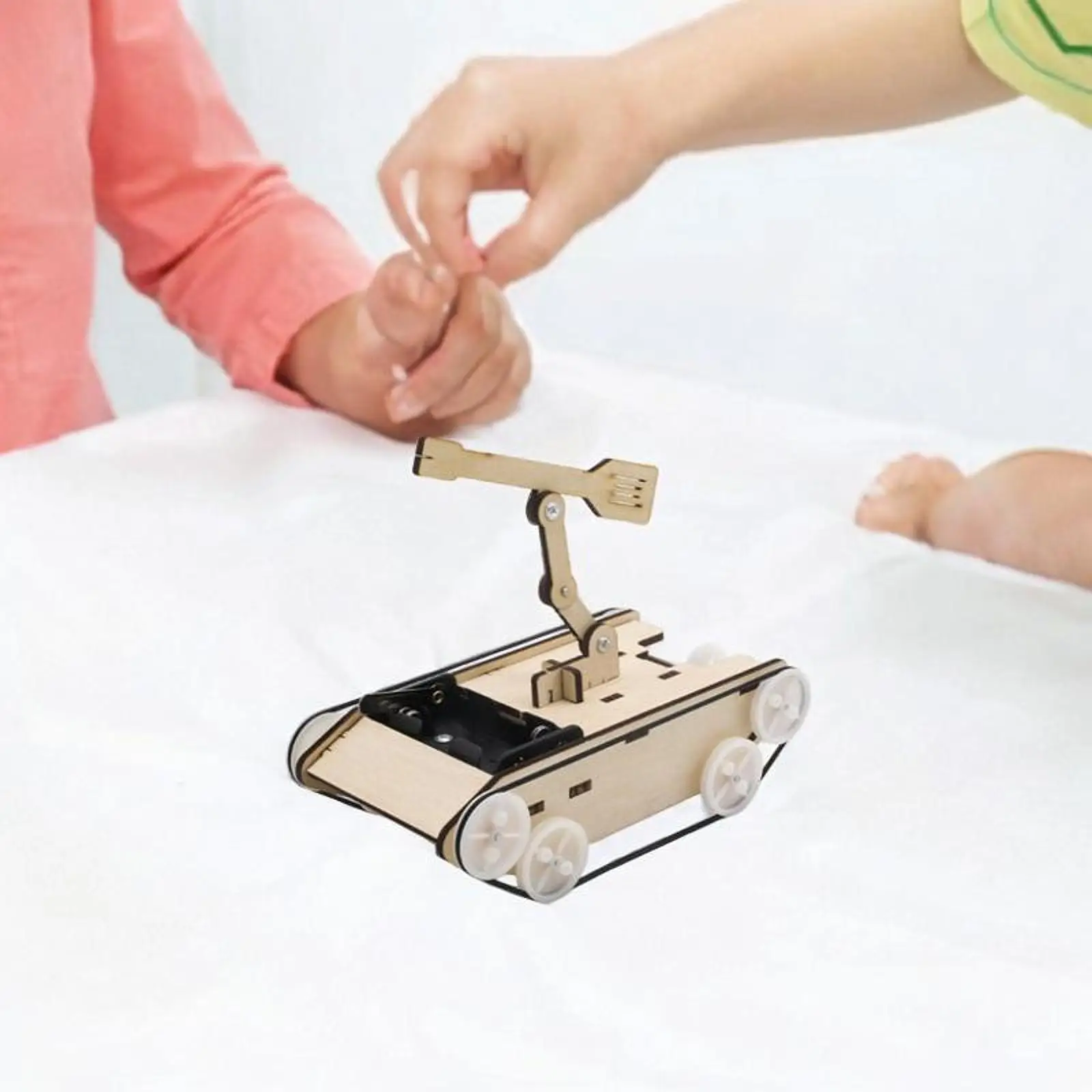 Electric Tank Model Toy 3D Wooden Assemble Toy Easy Assembly Building Kit Toy Stem Projects Toy for Teaching Aids Boys Girls
