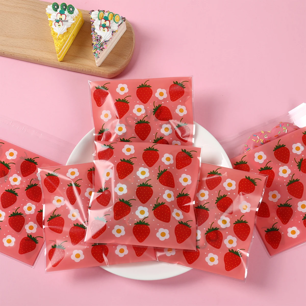 Sombrero de cumpleaños de fresa dulce, decoraciones de fiesta de cumpleaños con temática de fresa, regalos para niños, suministros para Baby Shower - imagen 2