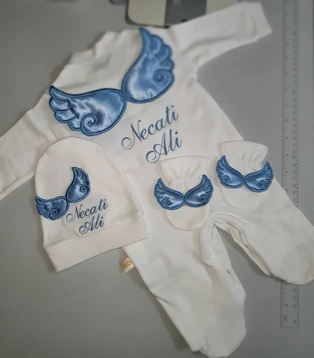 Conjunto de regalo de joyas y corona para bebé recién nacido, 3 uds., trajes con alas, pijamas de 0 a 3m, sombrero, mitones, manta receptora, vestido Ceremonial de bienvenida a casa