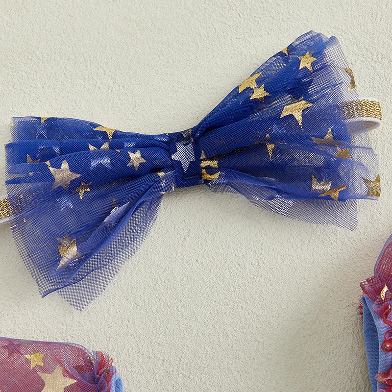 Conjunto de 2 piezas para niña de 0 a 18 meses, traje del 4 de julio con estampado de letras y estrellas, mameluco de manga voladora ahumada y diadema con lazo - imagen 4